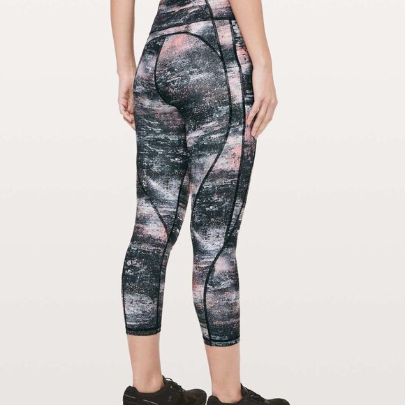 Lululemon Time To Sweat Crop 23” // Size 4 // Azurite Poppy Coral Multi Color - Picture 4 of 5